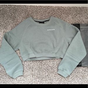 Alphalete Classic Crew - Cropped Hoodie size M (NWT)